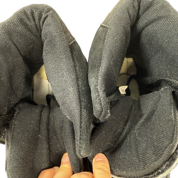 Shoes - Picture 9 of 10